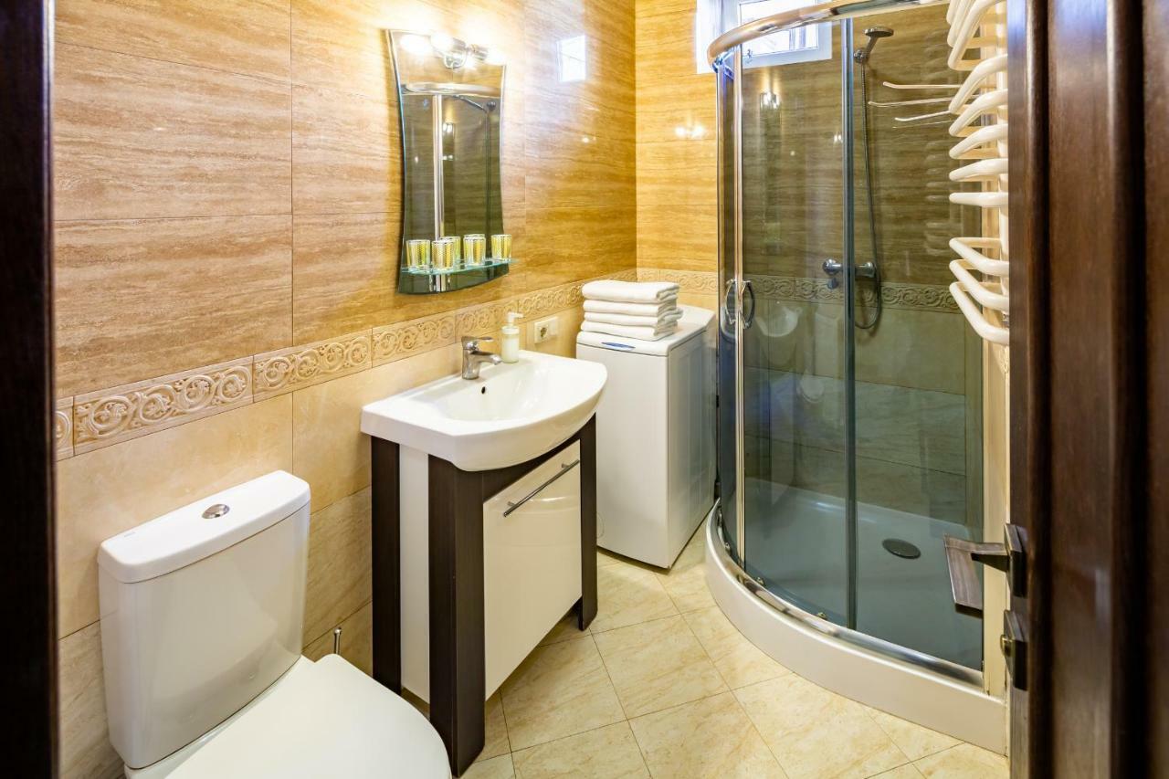 Alfa Apartments Kniazia Romana 11 Lviv Eksteriør billede