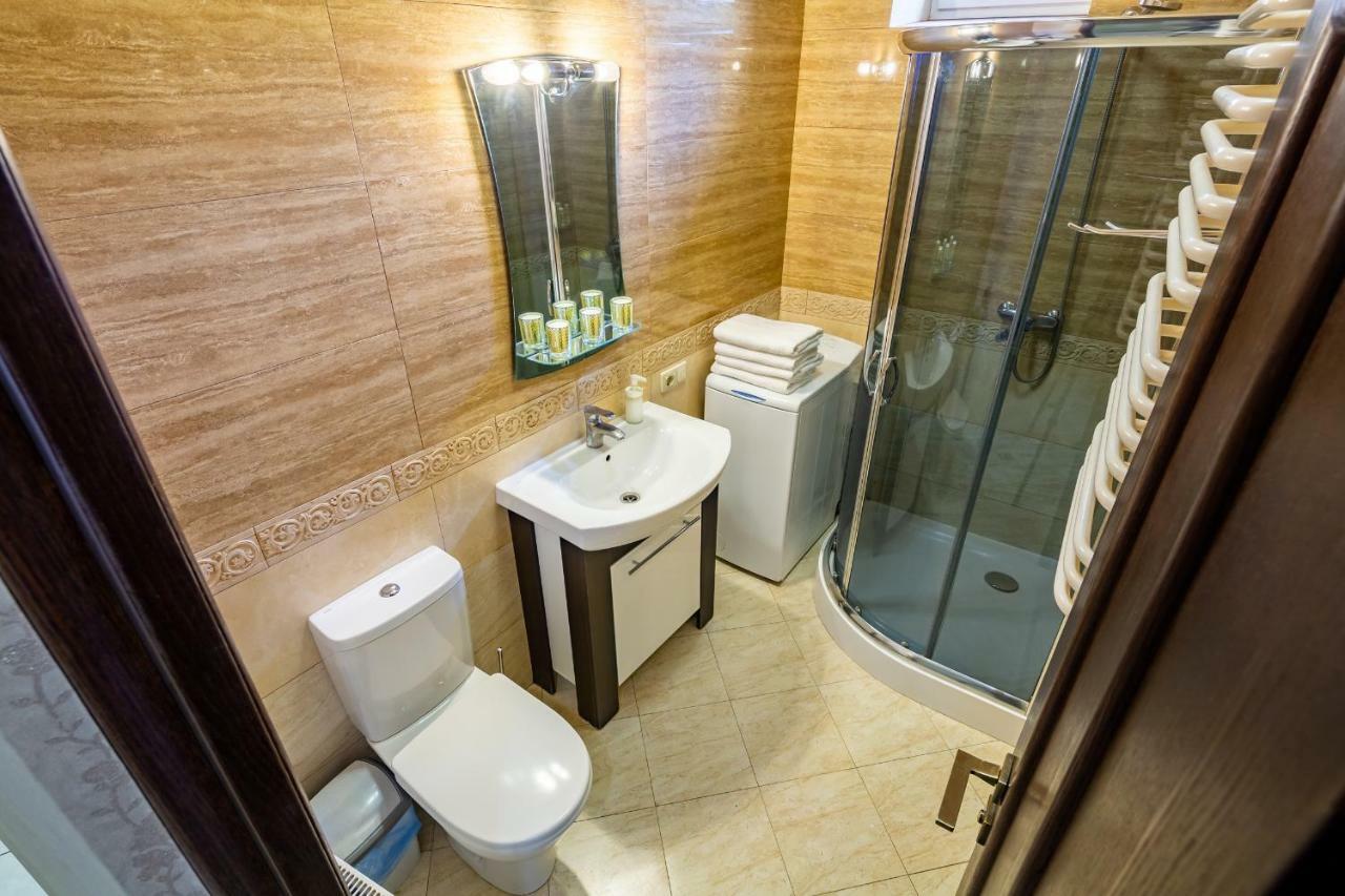 Alfa Apartments Kniazia Romana 11 Lviv Eksteriør billede