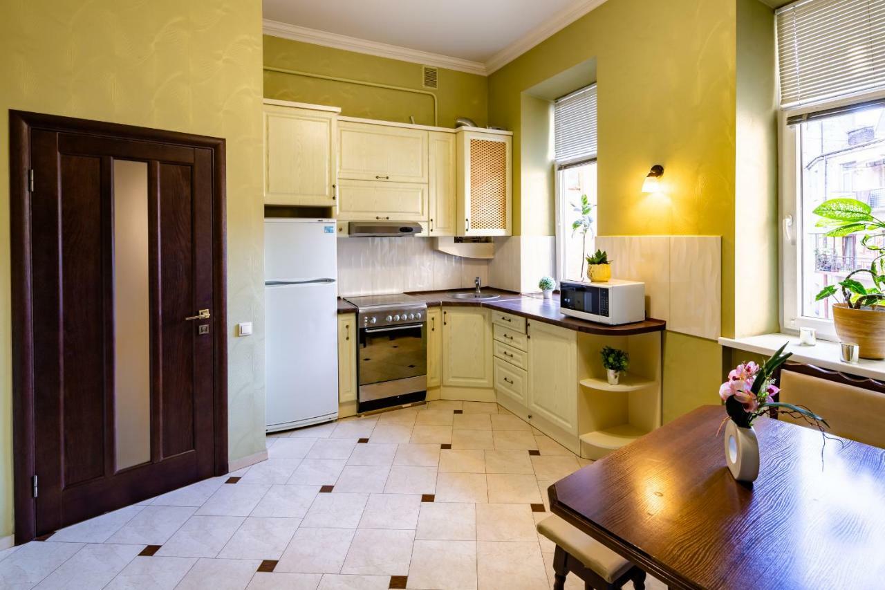 Alfa Apartments Kniazia Romana 11 Lviv Eksteriør billede