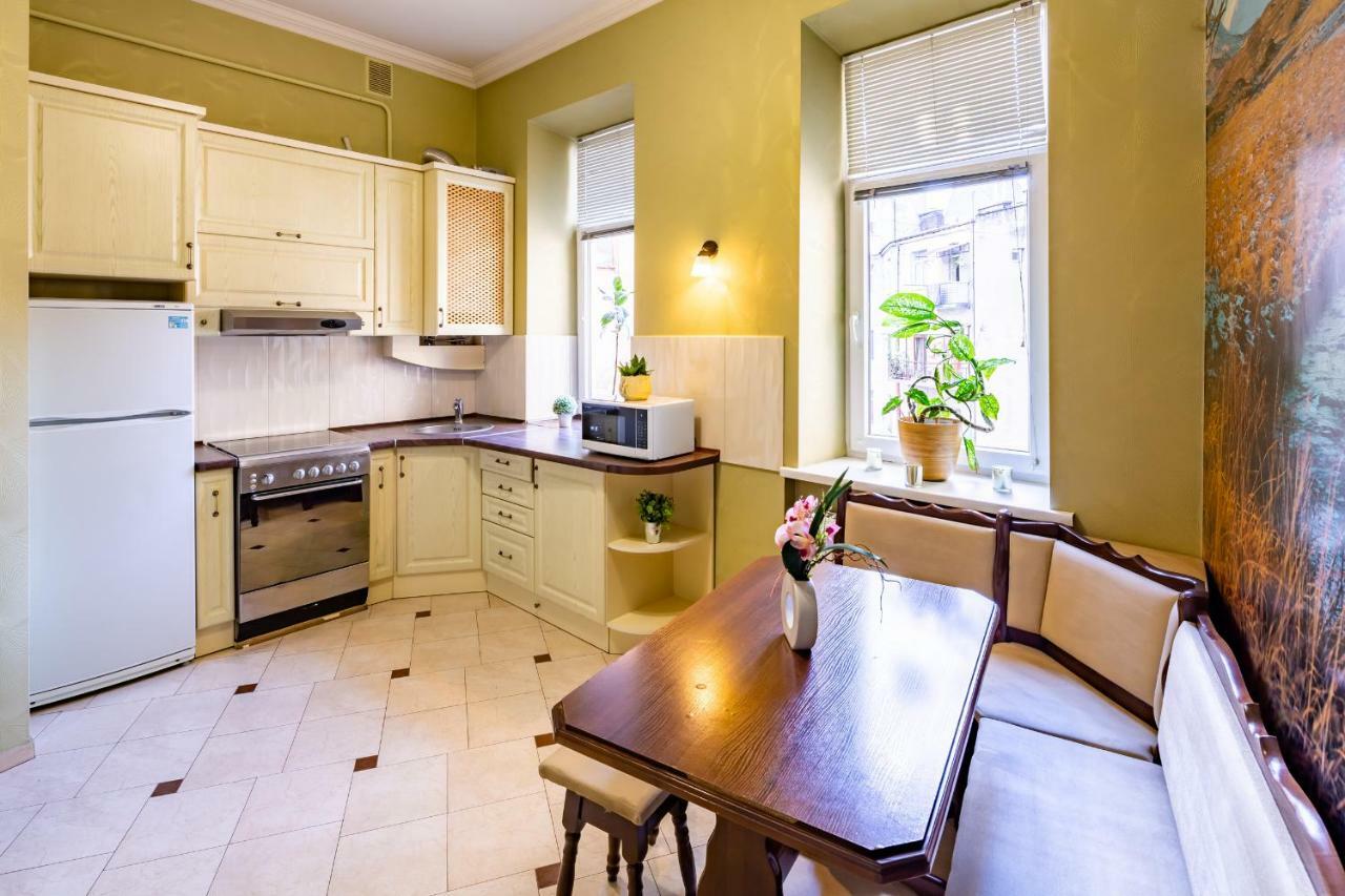 Alfa Apartments Kniazia Romana 11 Lviv Eksteriør billede